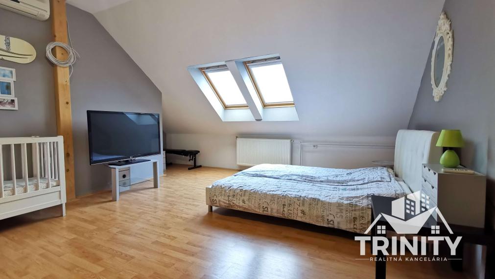 Na predaj 6-izbový priestranný dvojpodlažný rodinný dom v Nových Zámkoch