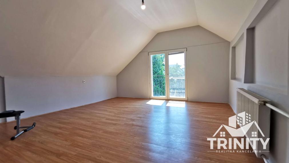 Na predaj 6-izbový priestranný dvojpodlažný rodinný dom v Nových Zámkoch