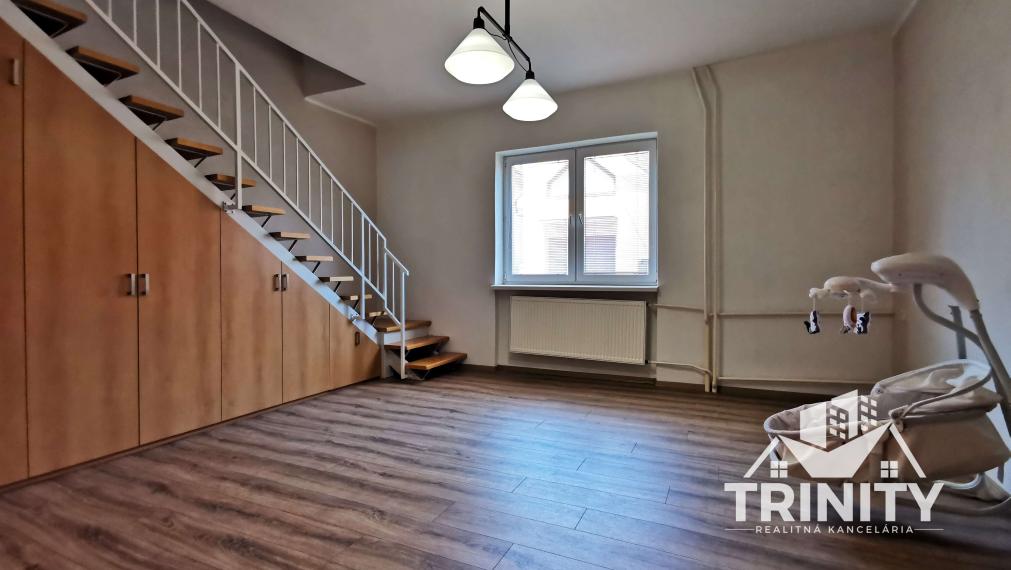 Na predaj 6-izbový priestranný dvojpodlažný rodinný dom v Nových Zámkoch