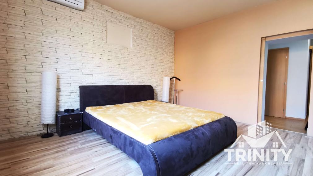 Na predaj 6-izbový priestranný dvojpodlažný rodinný dom v Nových Zámkoch