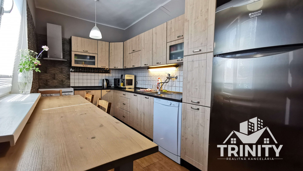 Na predaj 6-izbový priestranný dvojpodlažný rodinný dom v Nových Zámkoch