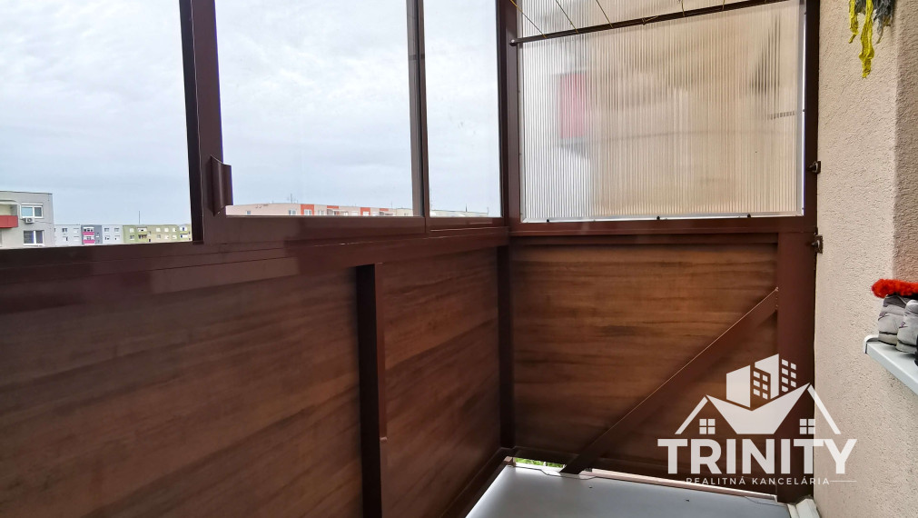 Rezervovaný  - predaj čiastočne zrekonštruovaný 3-izbový byt v Nových Zámkoch