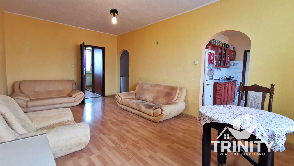 Rezervovaný  - predaj čiastočne zrekonštruovaný 3-izbový byt v Nových Zámkoch