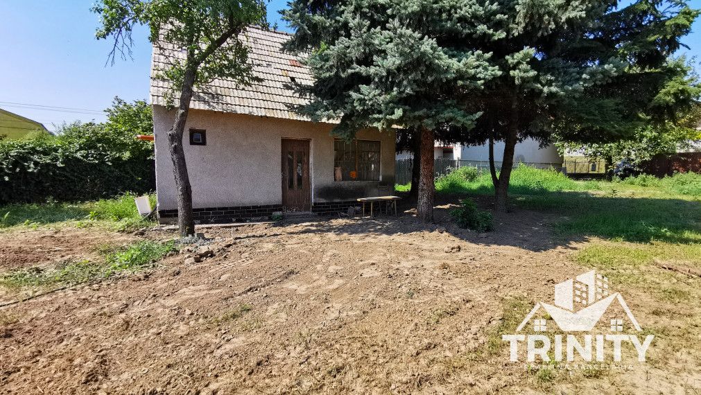 Na predaj stavebný pozemok v obci Veľké Lovce