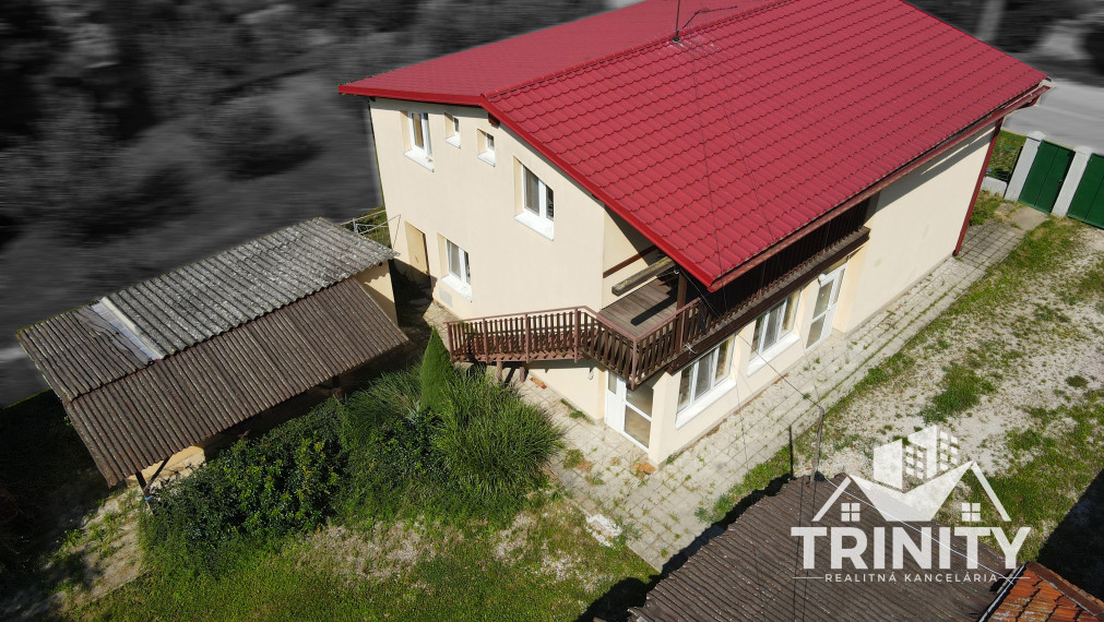 Na predaj Podlažný rodinný dom / Penzión v obci Radava