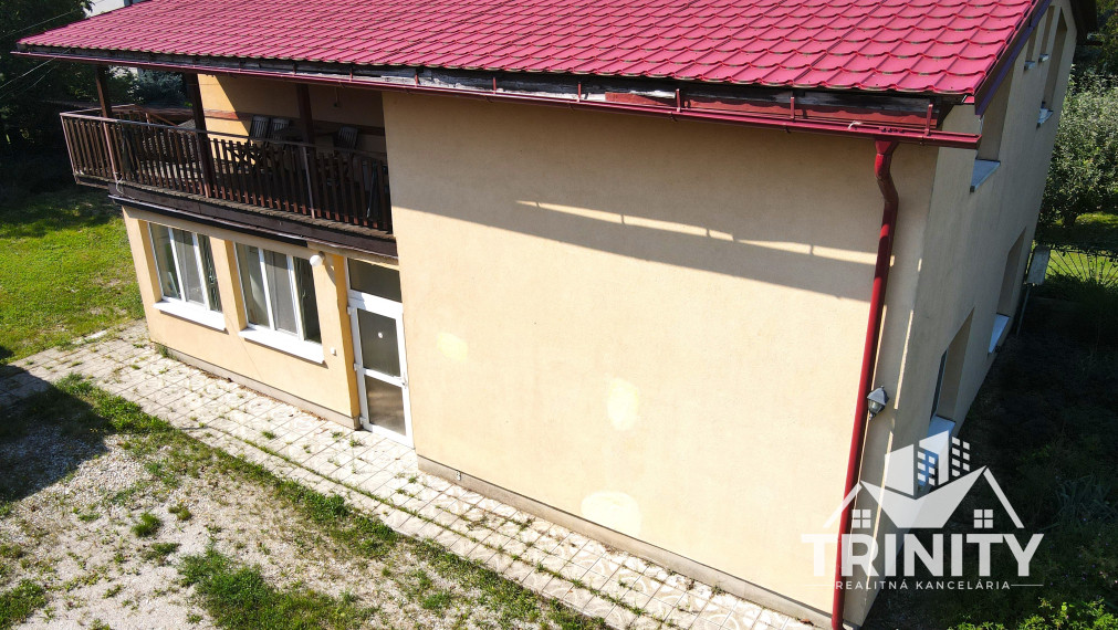 Na predaj Podlažný rodinný dom / Penzión v obci Radava