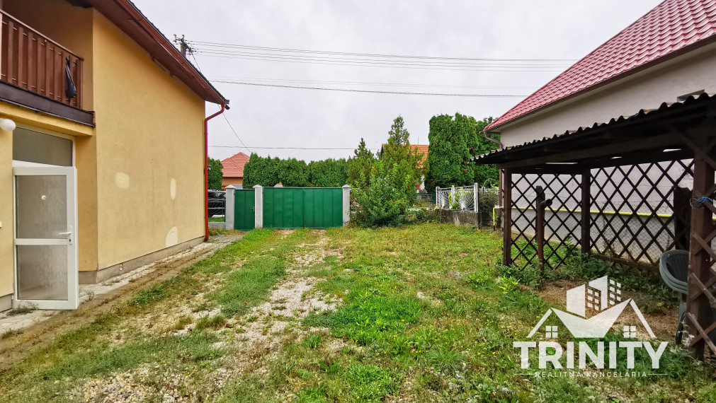 Na predaj Podlažný rodinný dom / Penzión v obci Radava