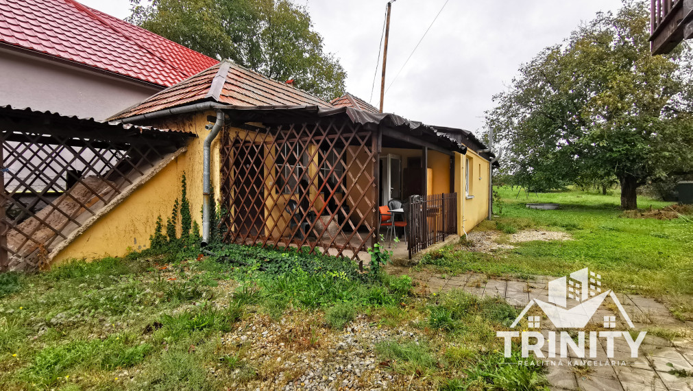 Na predaj Podlažný rodinný dom / Penzión v obci Radava