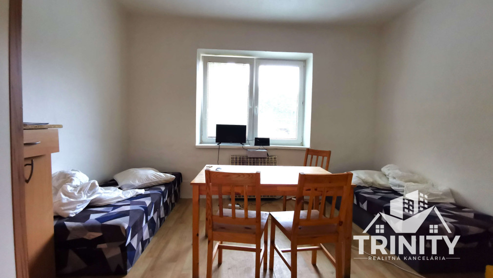 Na predaj Podlažný rodinný dom / Penzión v obci Radava