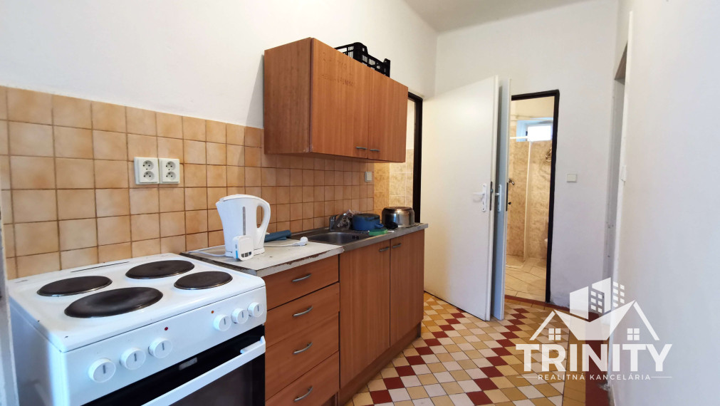 Na predaj Podlažný rodinný dom / Penzión v obci Radava