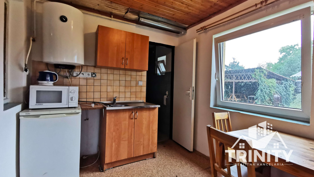 Na predaj Podlažný rodinný dom / Penzión v obci Radava