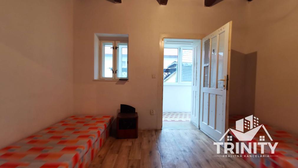 Na predaj Podlažný rodinný dom / Penzión v obci Radava