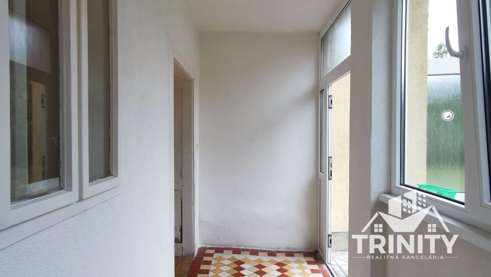 Na predaj Podlažný rodinný dom / Penzión v obci Radava