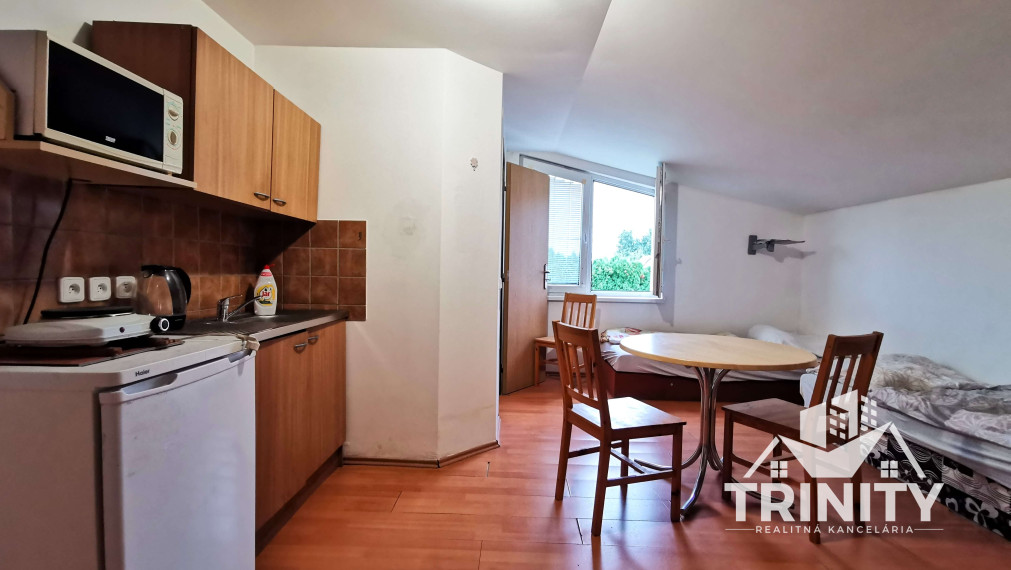 Na predaj Podlažný rodinný dom / Penzión v obci Radava