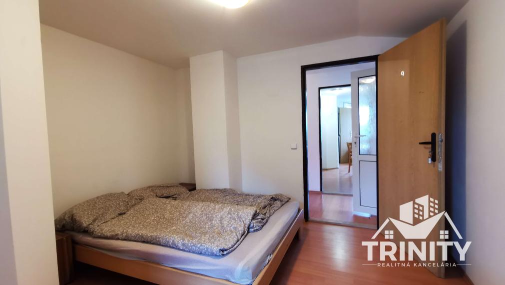 Na predaj Podlažný rodinný dom / Penzión v obci Radava