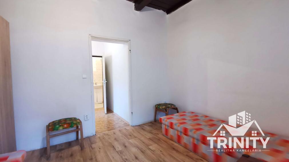 Na predaj Podlažný rodinný dom / Penzión v obci Radava