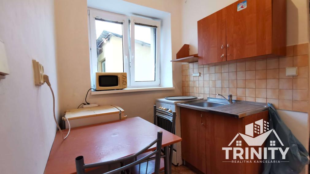 Na predaj Podlažný rodinný dom / Penzión v obci Radava