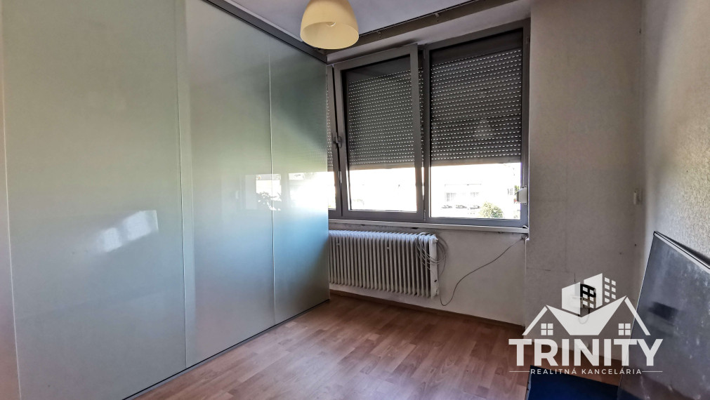 Na predaj poschodový 7-izbový rodinný dom v meste Nové Zámky