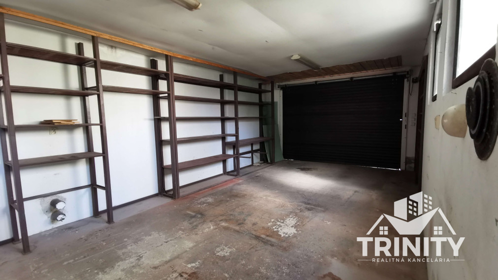 Na predaj poschodový 7-izbový rodinný dom v meste Nové Zámky