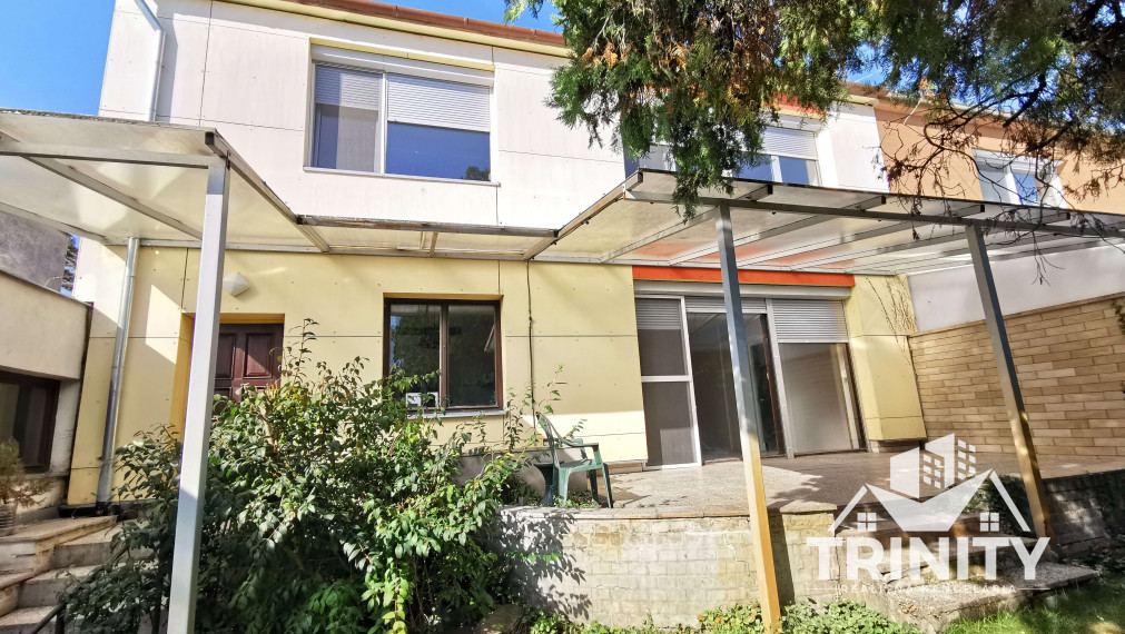 Na predaj poschodový 7-izbový rodinný dom v meste Nové Zámky