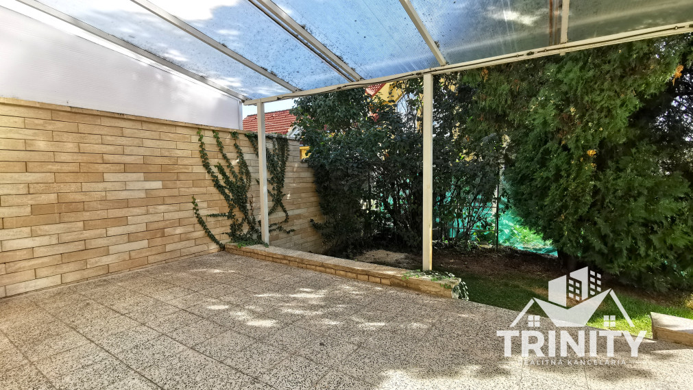 Na predaj poschodový 7-izbový rodinný dom v meste Nové Zámky