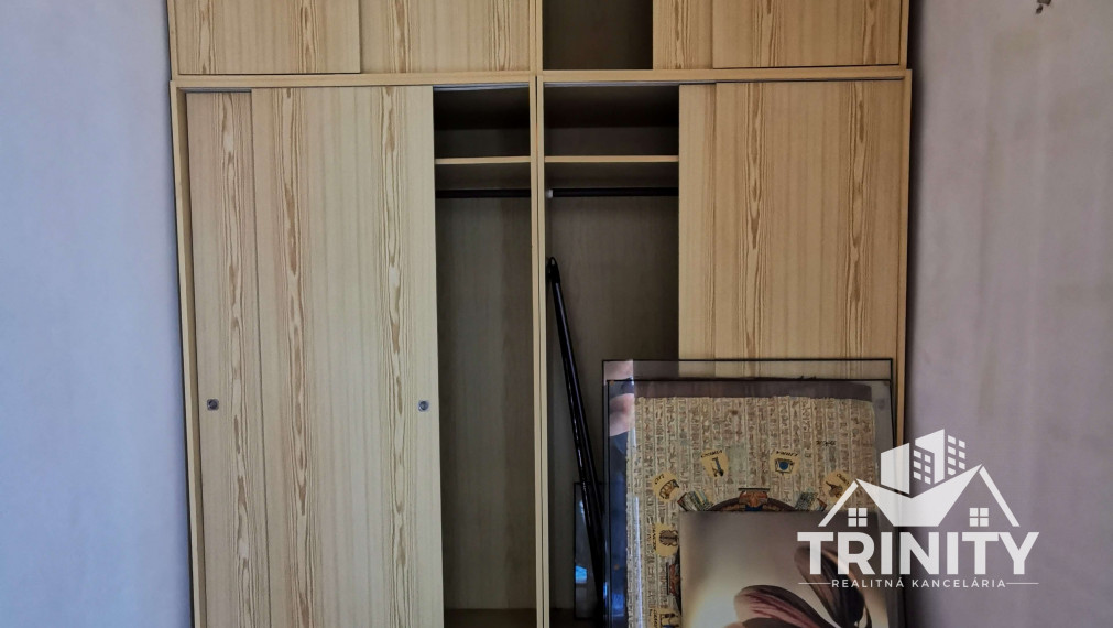 Na predaj poschodový 7-izbový rodinný dom v meste Nové Zámky