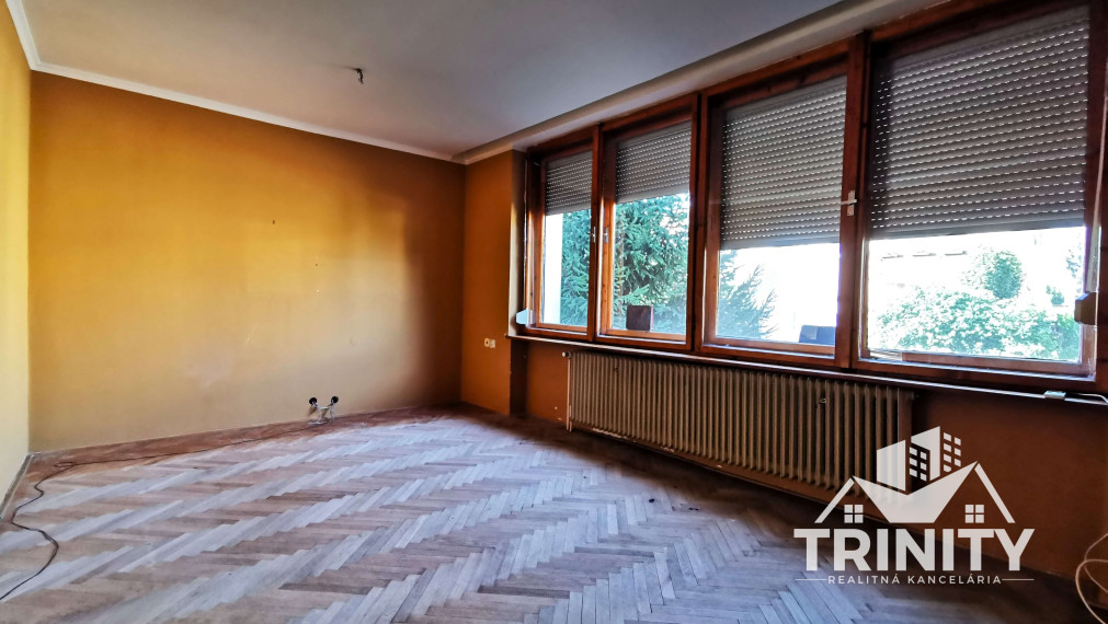 Na predaj poschodový 7-izbový rodinný dom v meste Nové Zámky