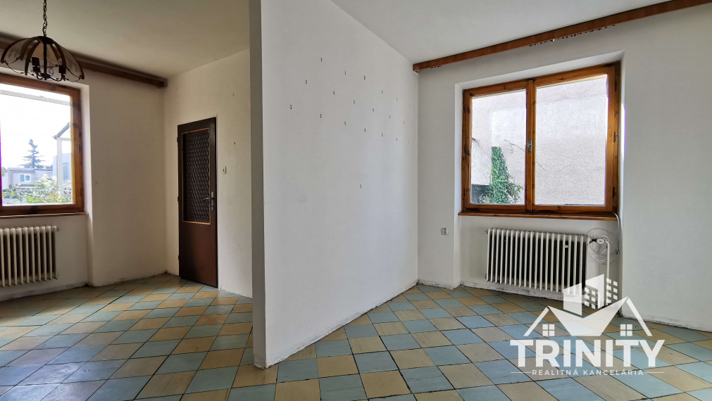 Na predaj poschodový 7-izbový rodinný dom v meste Nové Zámky