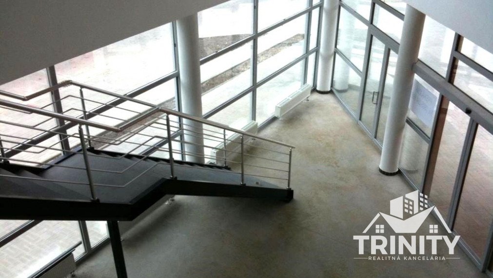 Na prenájom obchodné priestory v Nových Zámkoch