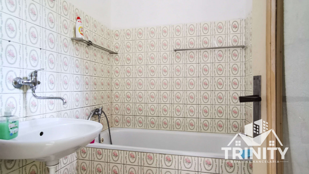 Na predaj Rekreačný poschodový objekt - Zvolen časť Môťová