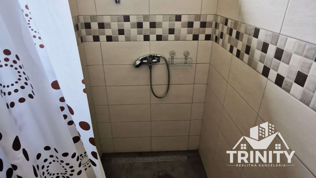 Na predaj Rekreačný poschodový objekt - Zvolen časť Môťová