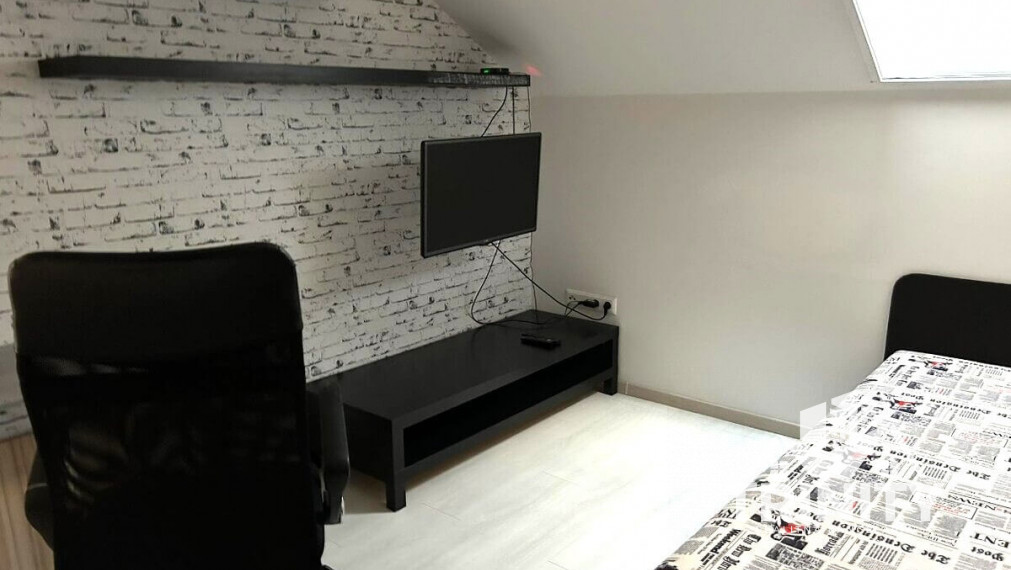 Na prenájom luxusný 3 izbový byt s dvomi balkónmi v centre mesta Nové Zámky