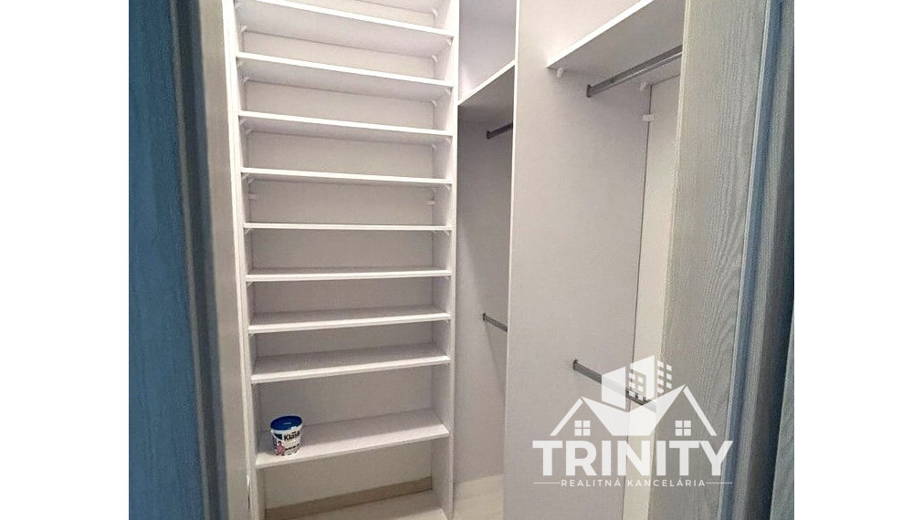 Na prenájom luxusný 3 izbový byt s dvomi balkónmi v centre mesta Nové Zámky