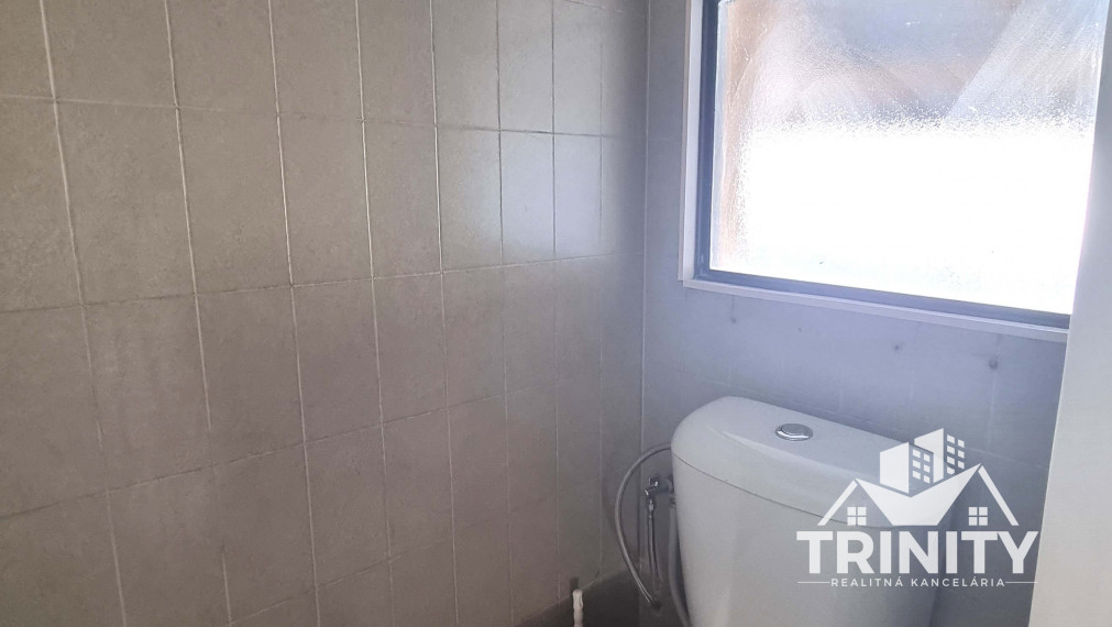 Exkluzívne - Na predaj mobilný dom s pozemkom v obci Pribeta