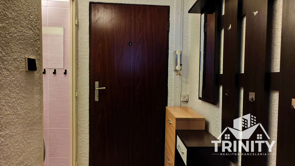 Garsónka s balkónom na prenájom v centre Nových Zámkov