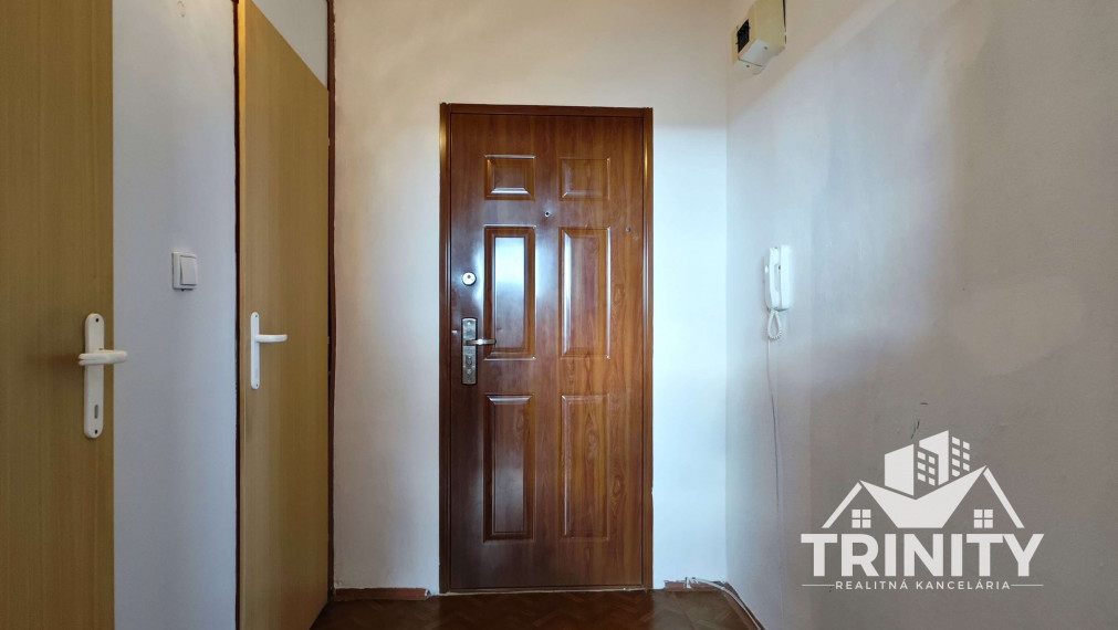 Na prenájom 1-izbový byt s balkónom v meste Šurany