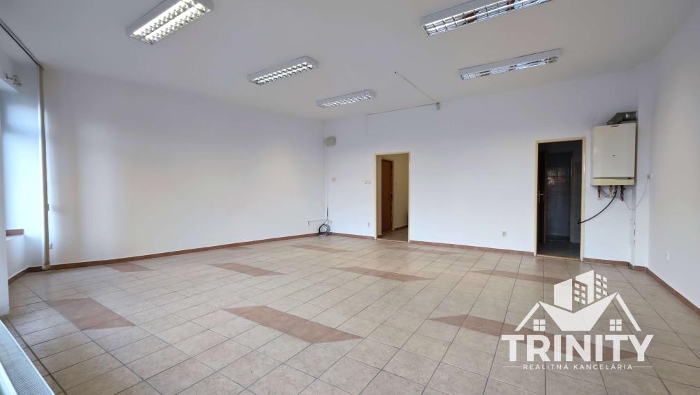 Na prenájom kancelárske/obchodné priestory v Nových Zámkoch