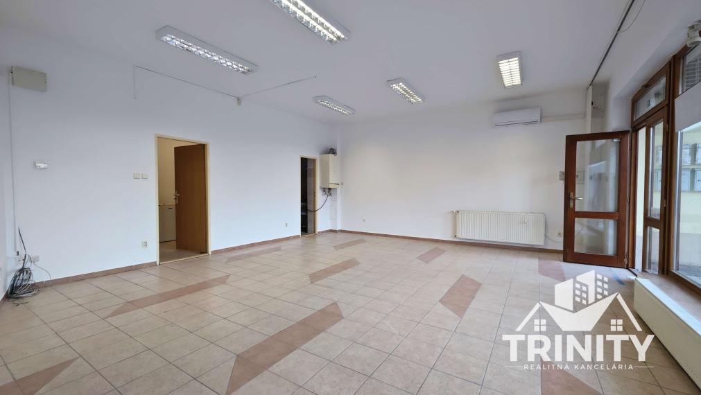 Na prenájom kancelárske/obchodné priestory v Nových Zámkoch