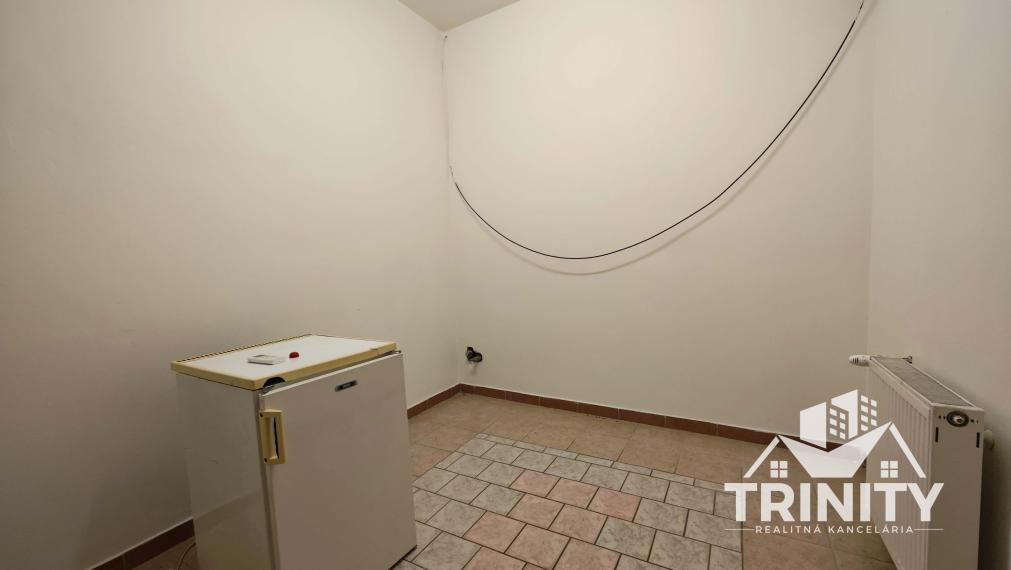 Na prenájom kancelárske/obchodné priestory v Nových Zámkoch