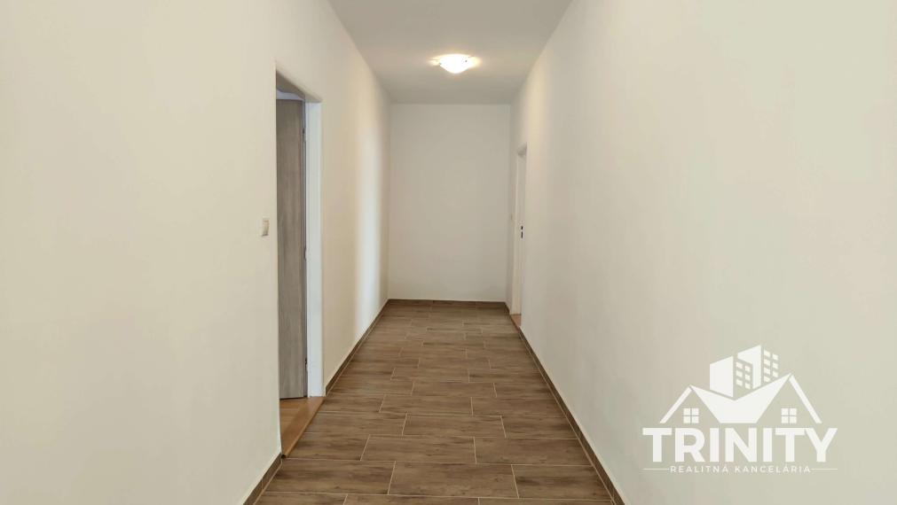 Na predaj 4-izbový rodinný dom v obci Podhájska, 3D prehliadka