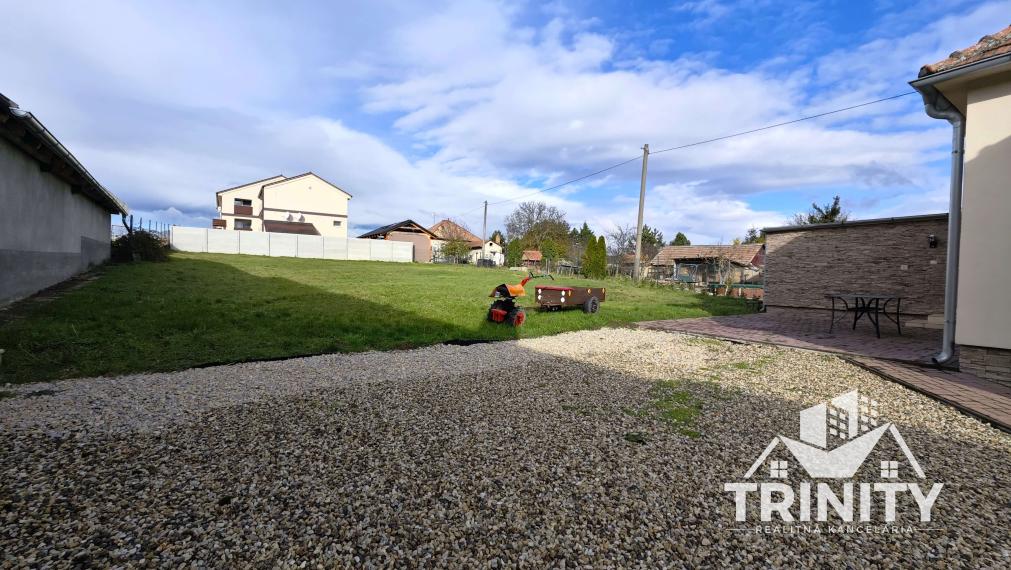 Na predaj 4-izbový rodinný dom v obci Podhájska, 3D prehliadka