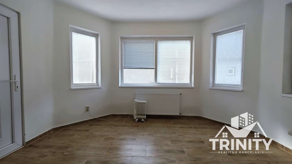 Na predaj 4-izbový rodinný dom v obci Podhájska, 3D prehliadka