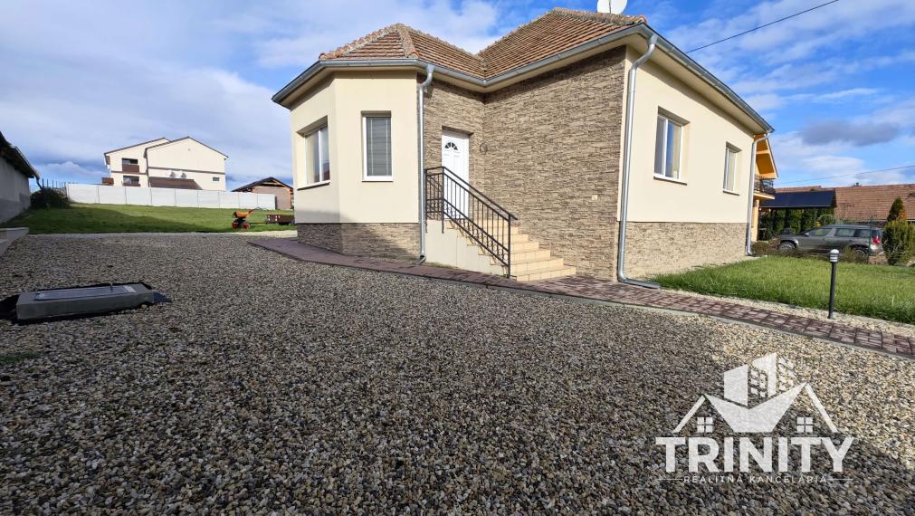 Na predaj 4-izbový rodinný dom v obci Podhájska, 3D prehliadka