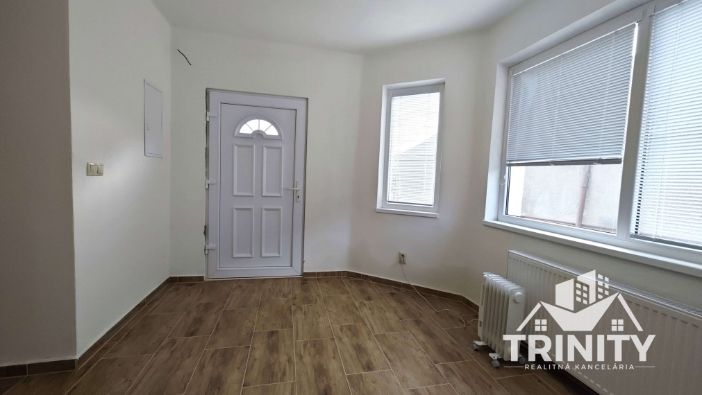 Na predaj 4-izbový rodinný dom v obci Podhájska, 3D prehliadka