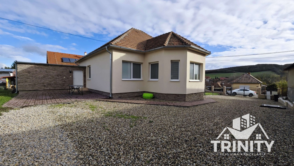 Na predaj 4-izbový rodinný dom v obci Podhájska, 3D prehliadka