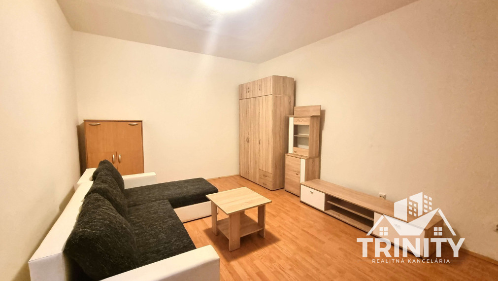 Na prenájom 1-izbový byt s balkónom v meste Nové Zámky