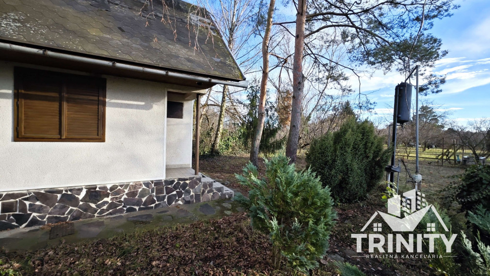 Na predaj murovaná chata v obci Uľany nad Žitavou