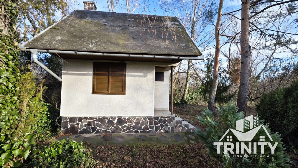 Na predaj murovaná chata v obci Uľany nad Žitavou