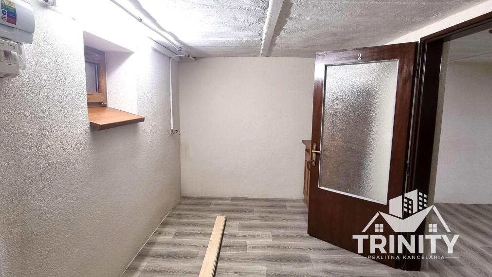 Na prenájom krásný 3-izbový byt s balkónom v obci Kolta