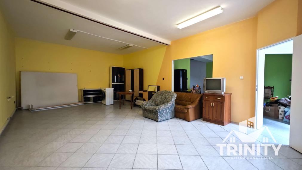 Na predaj polyfunkčná budova v Nových Zámkoch